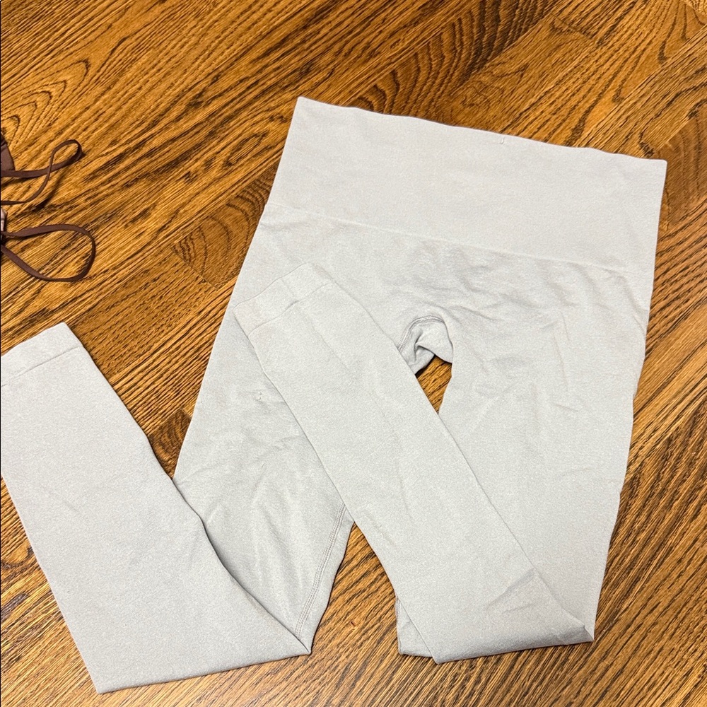 Women's High-Waisted Gray Leggings